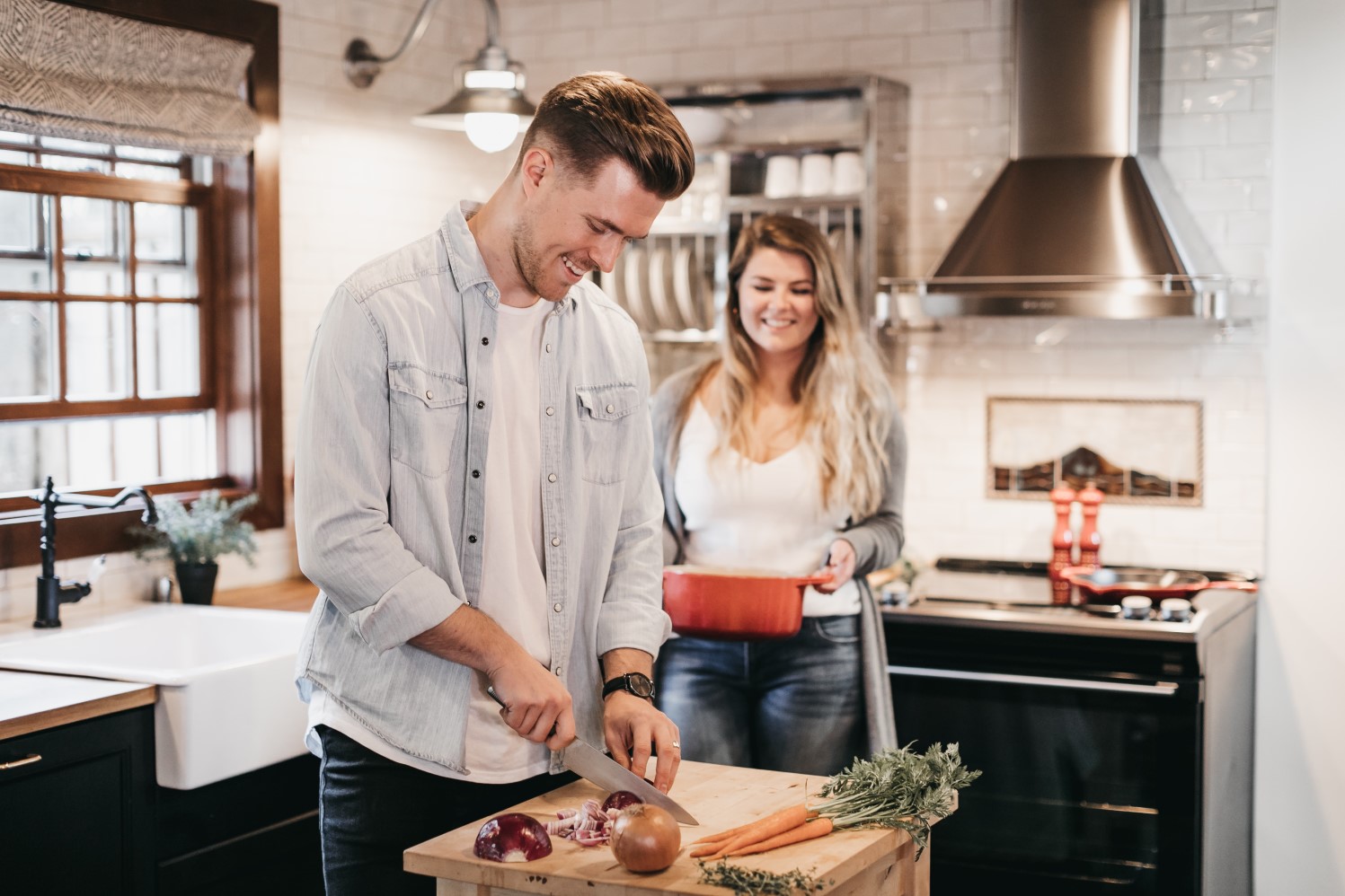 couple-in-the-kitchen