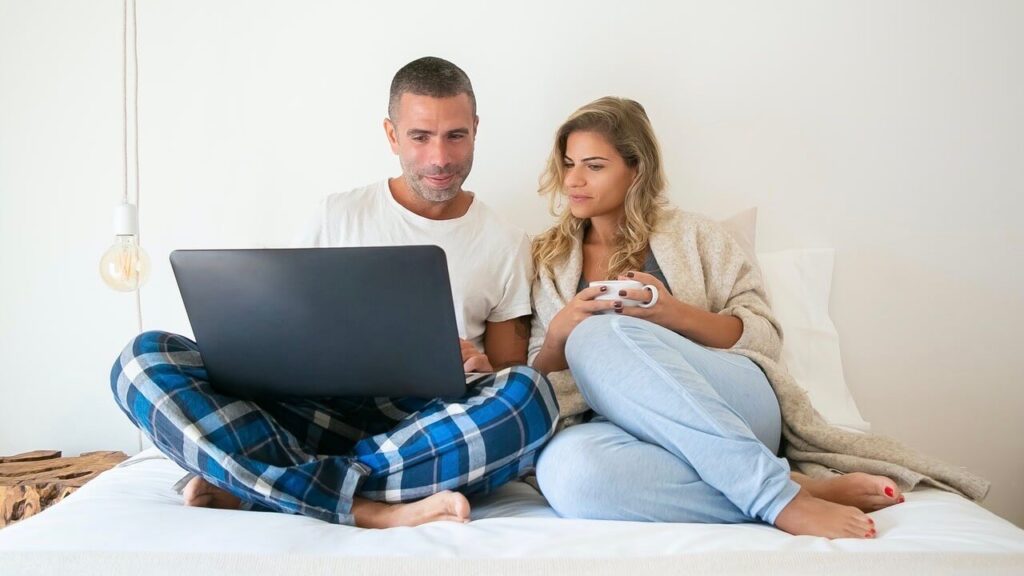 married-couple-using-laptop-1